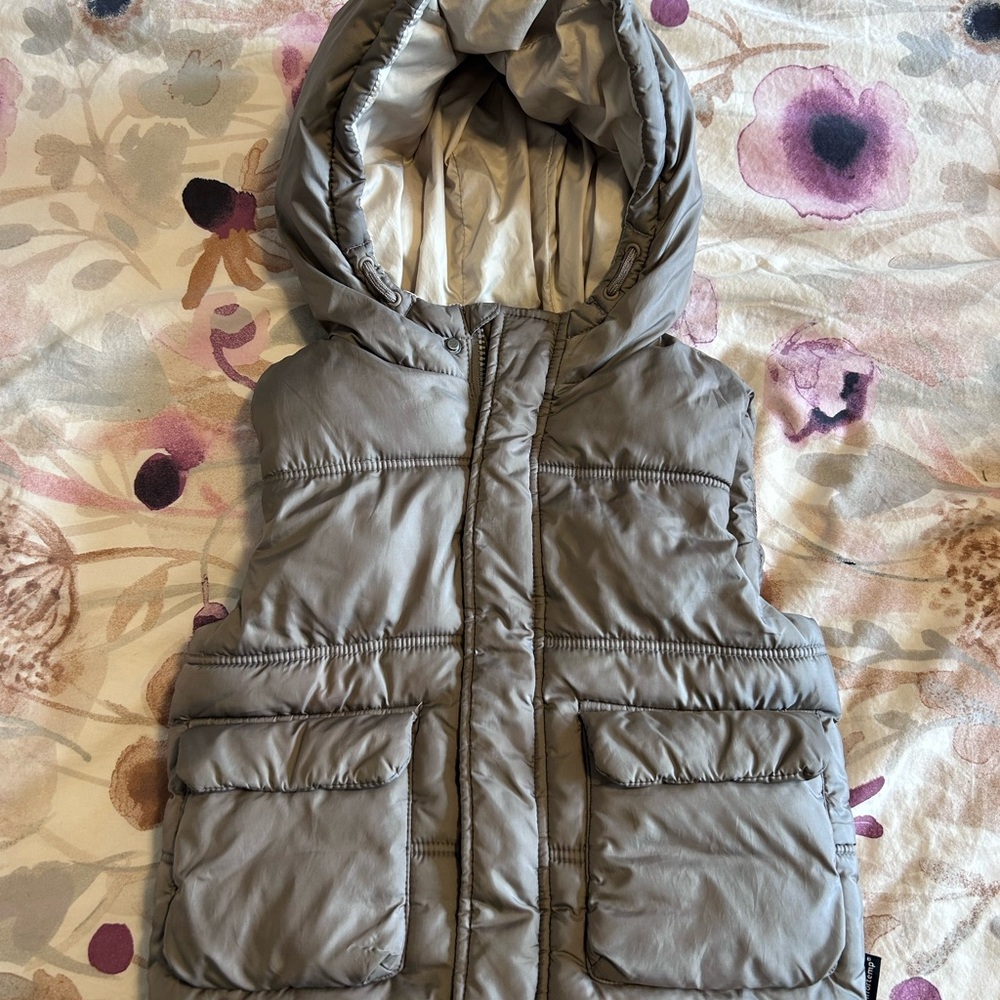Zara Puffer Vest Jacket with Hood Zipper in Beige